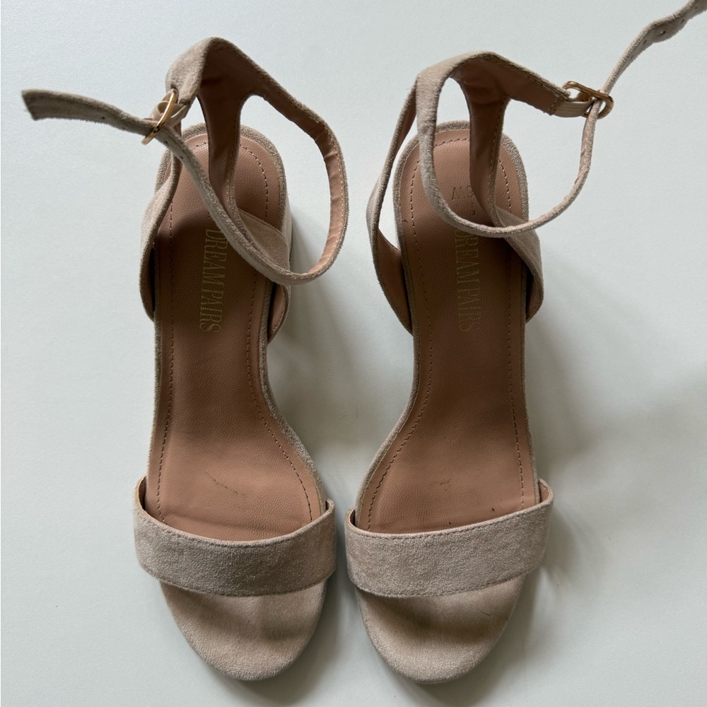 Dream Pairs Tan Heeled Sandals with Classic Elegance